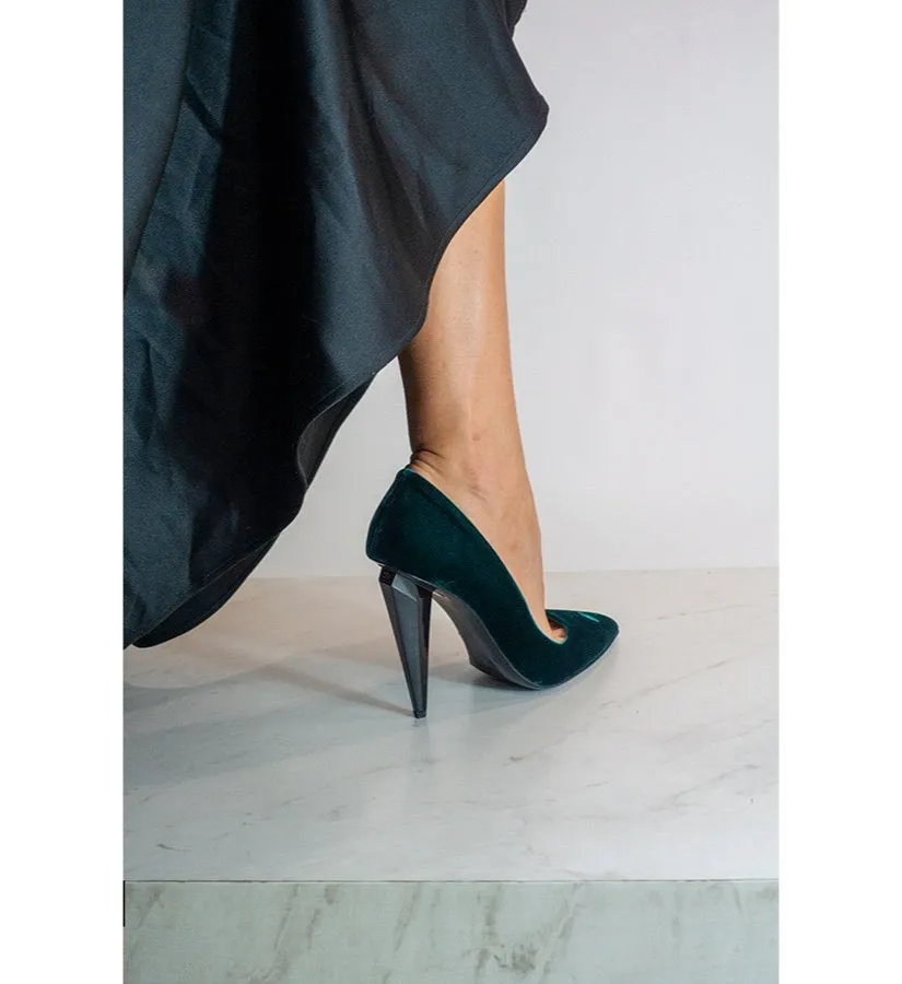 Antigone Velvet Classic Pumps | Green