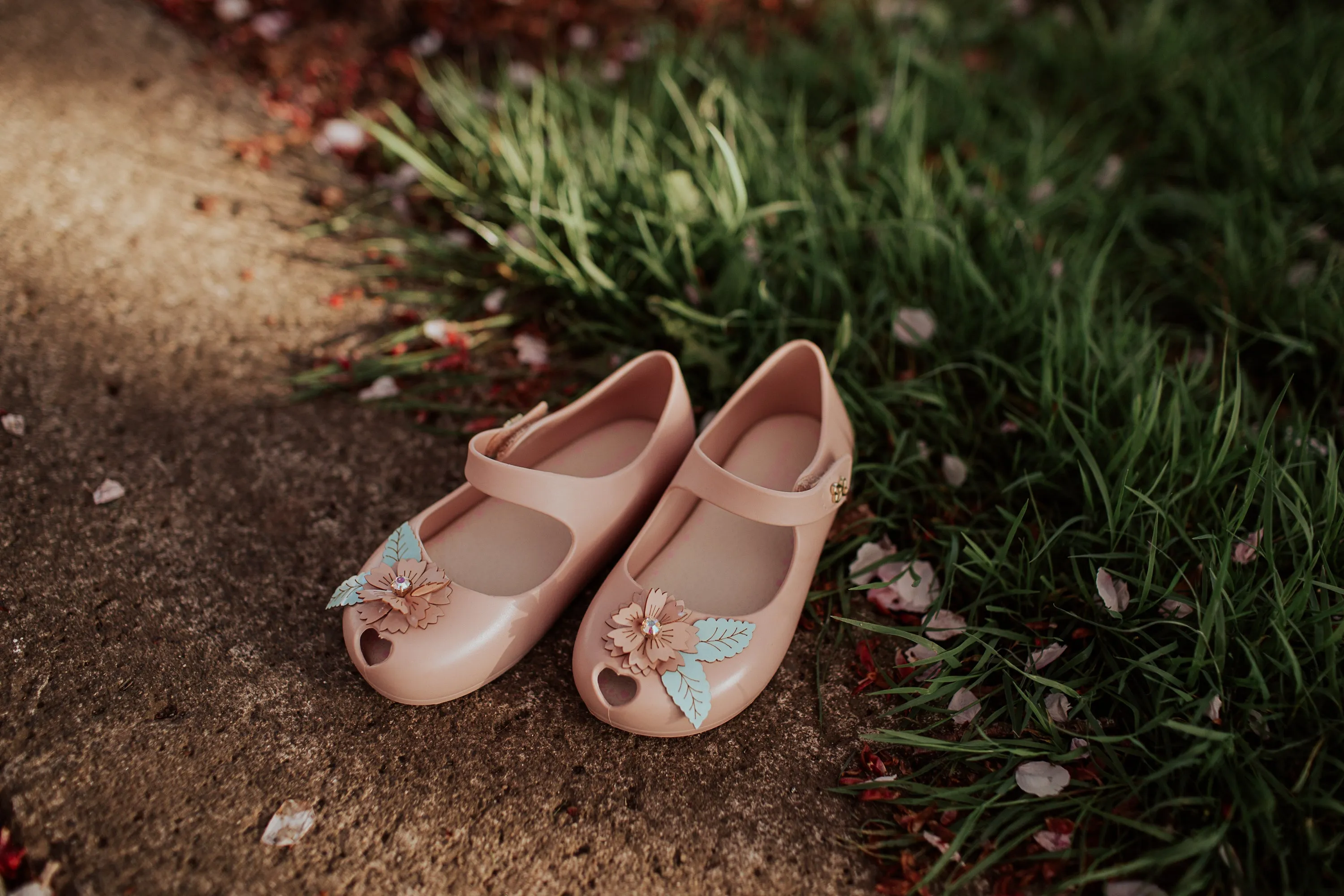 Little Girls Gel Peeptoe Shoes in Pink