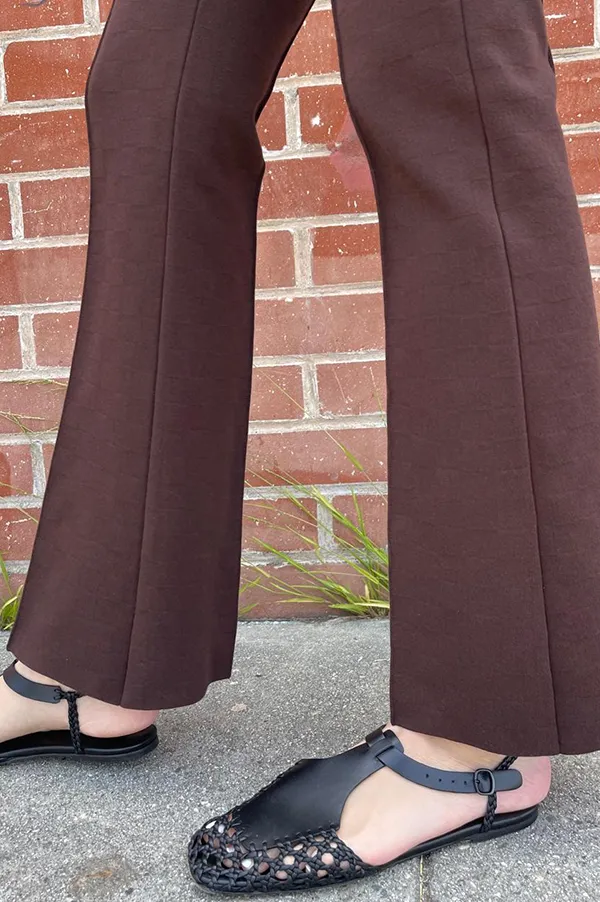 Long Kick Stretch-Cotton Pants in Chocolate (Sold Out)