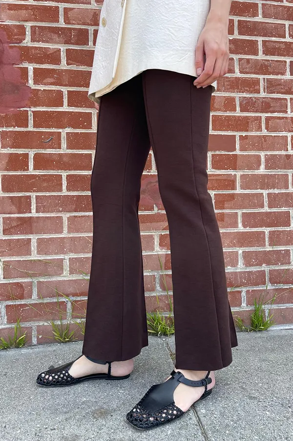 Long Kick Stretch-Cotton Pants in Chocolate (Sold Out)