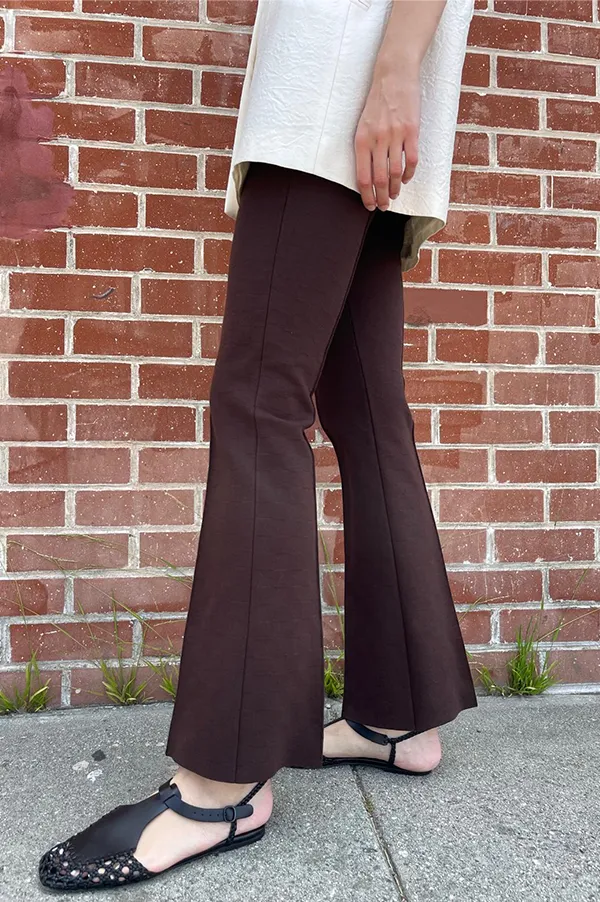 Long Kick Stretch-Cotton Pants in Chocolate (Sold Out)